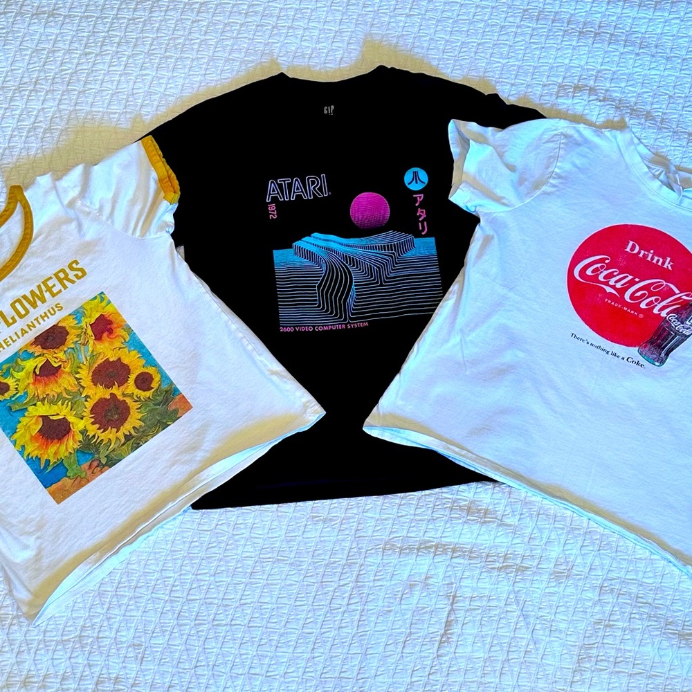 Set of 3 graphic tees - sizes S/M
